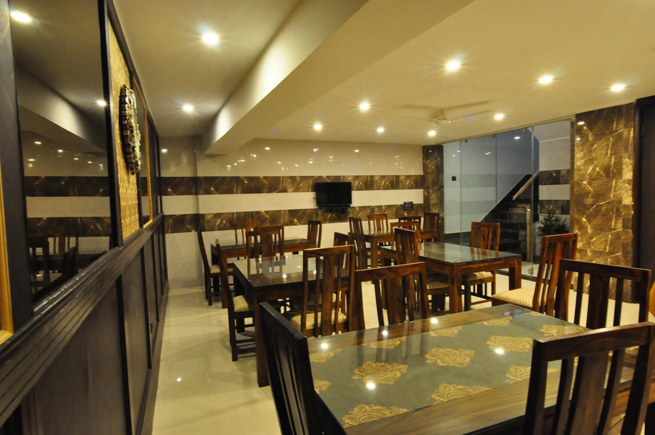 Hotel Anand Bhawan Nuova Delhi Esterno foto